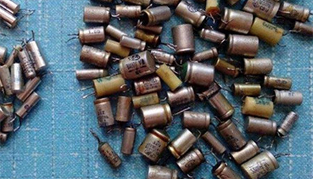 如何避免高次諧波對電機(jī)啟動電容器造成危害？